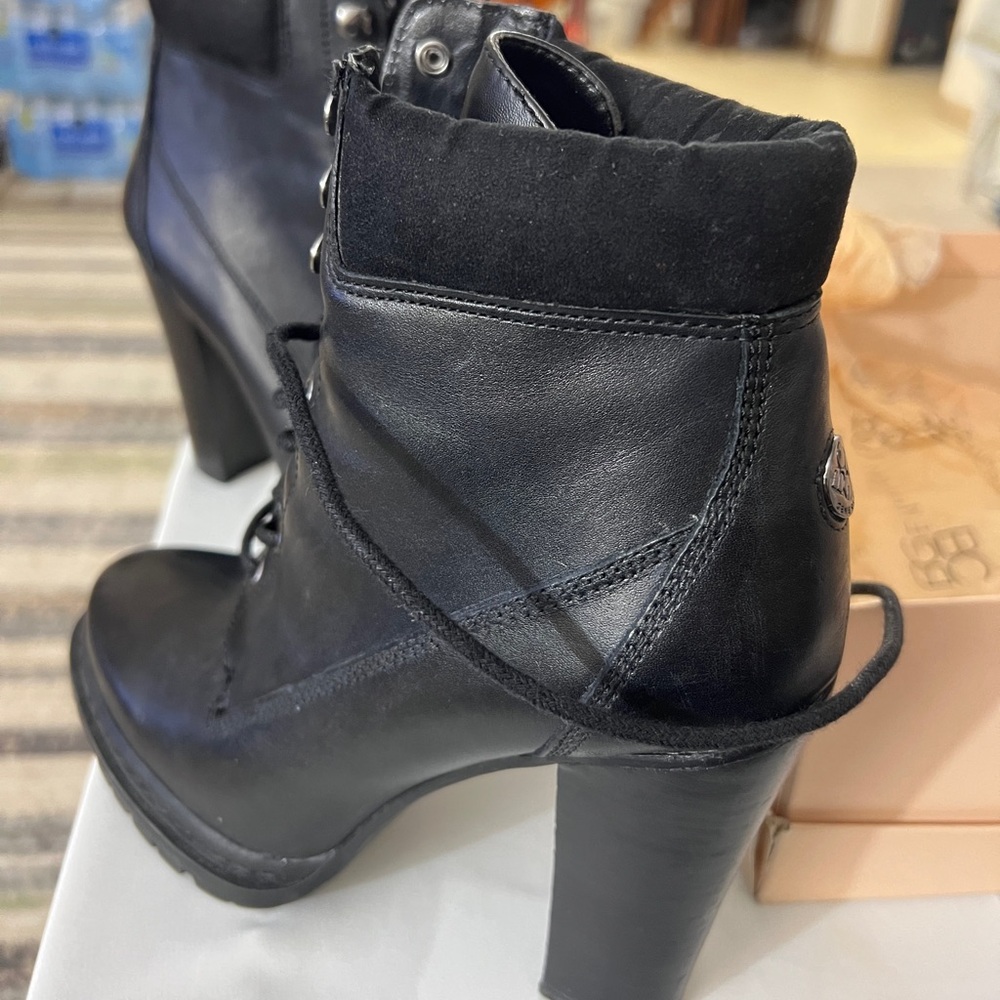 Woman brand new PCG boots leather